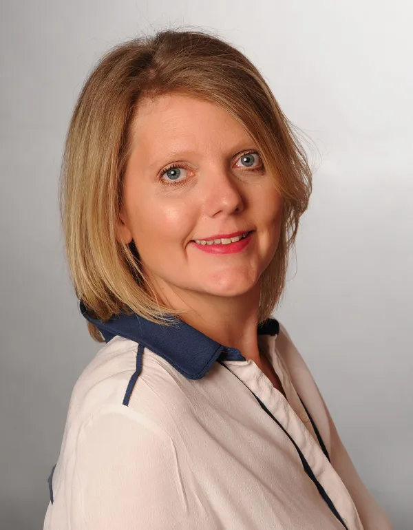 Portrait de Anna Borchtch, avocate en droit immobilier et construction à Lyon